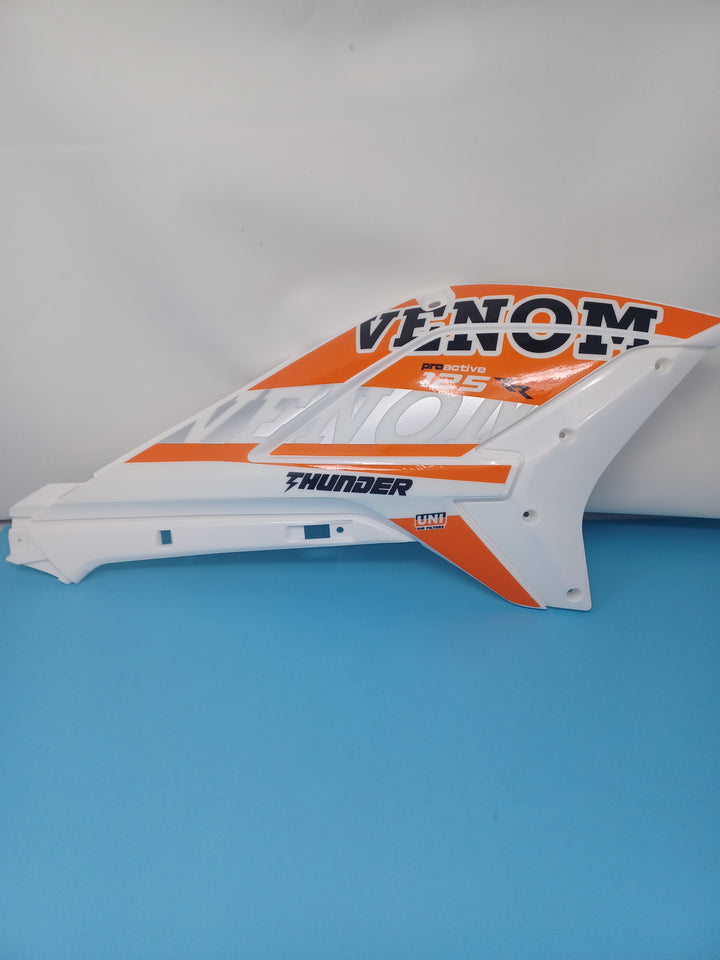 Venom Thunder 125cc Dirt Bike | Front Right Plastic (304003009001) White