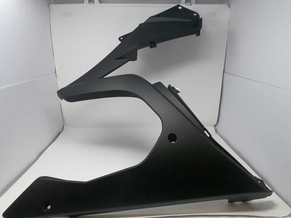 X19 200cc Automatic Motorcycle | Right Middle Fairing (03010678) Black