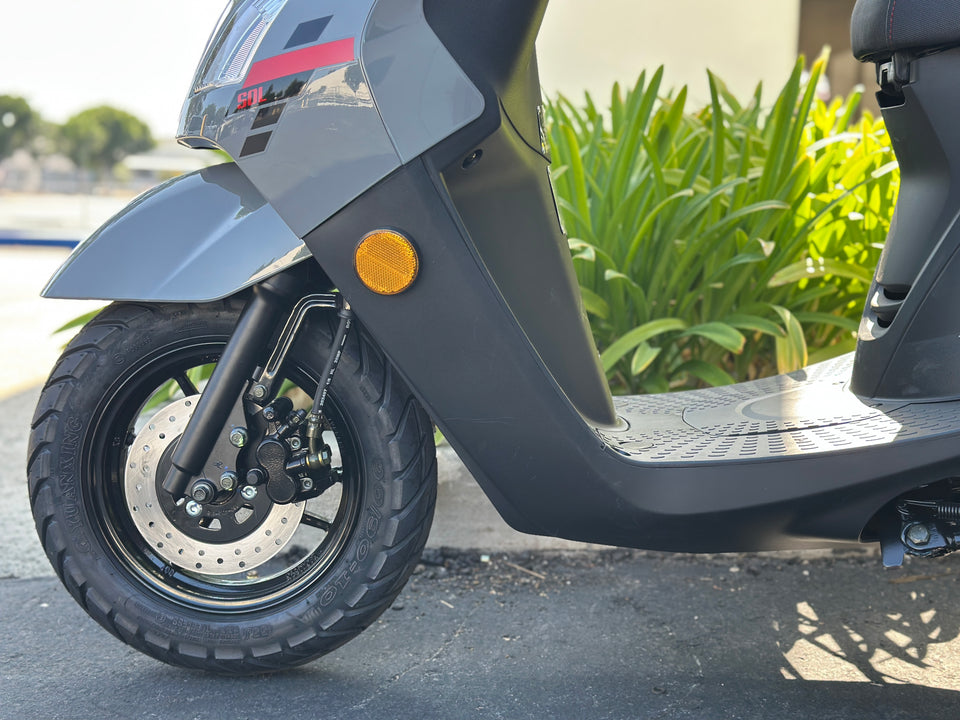Venom Cali Moped | 50cc Scooter | Automatic Transmission