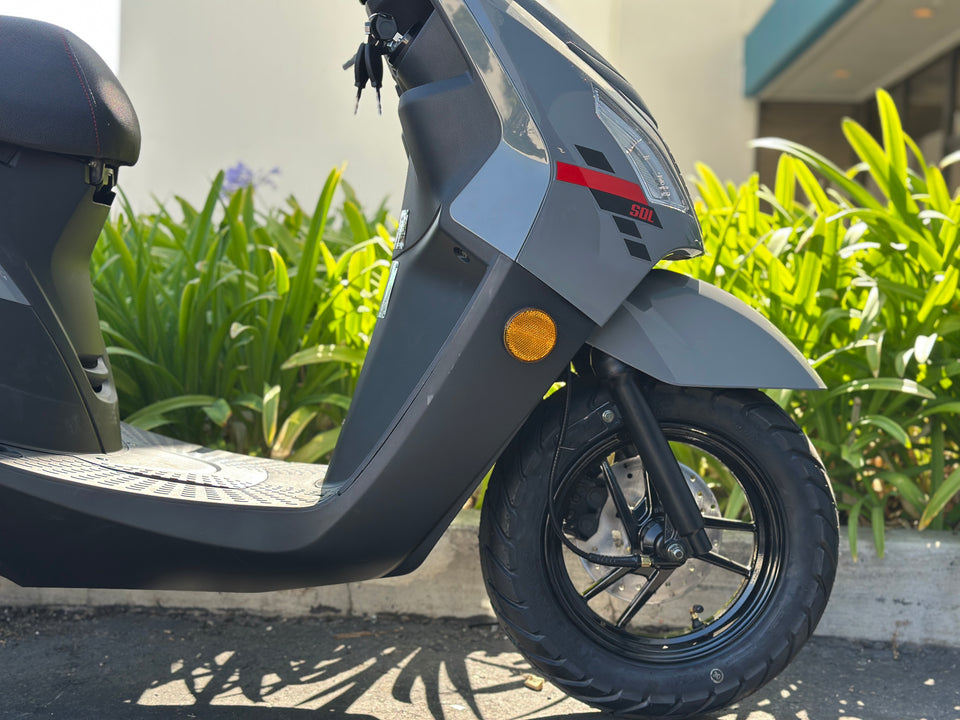 Venom Cali Moped | 50cc Scooter | Automatic Transmission