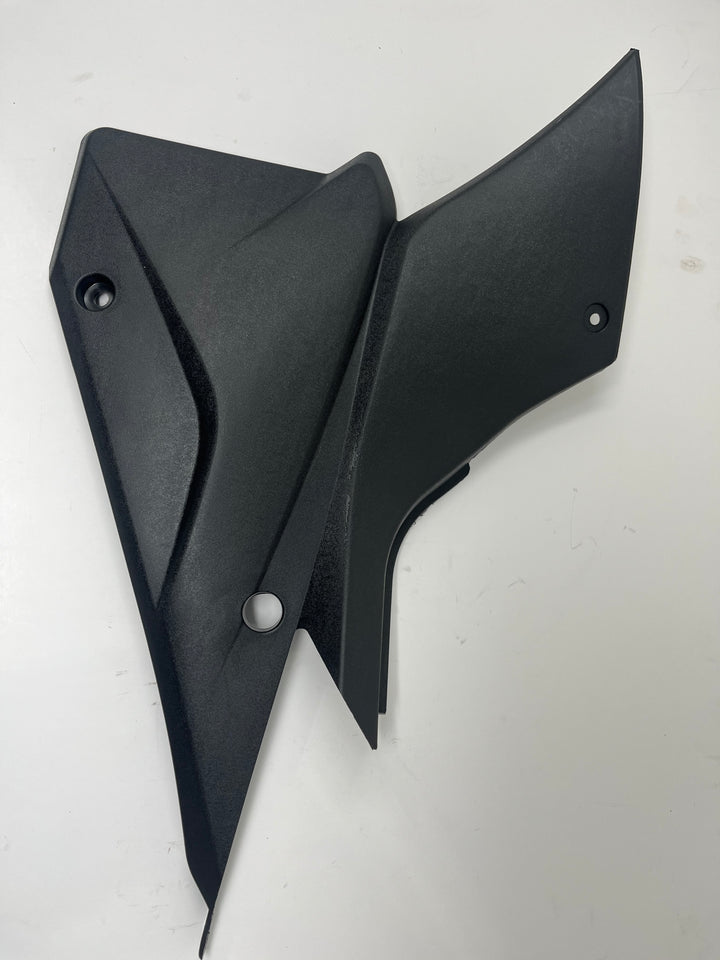 X22R 250cc | Middle Body Fairing Left / Left Seat Fairing - Black (03030815)