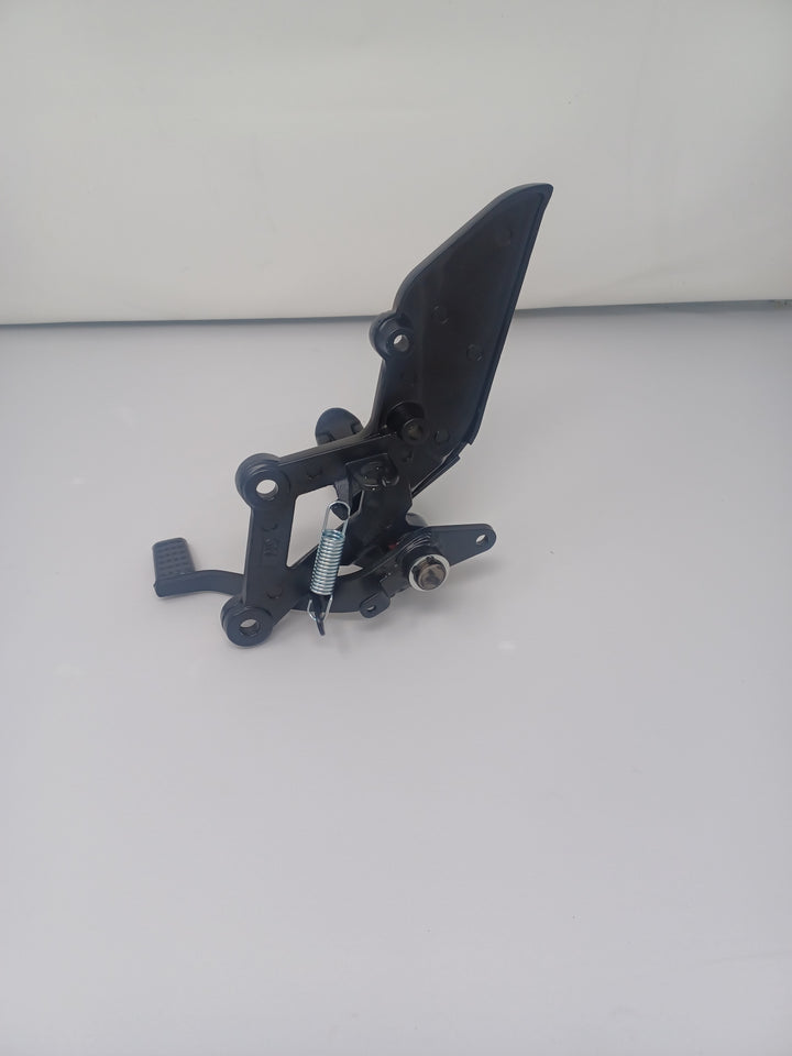 X22R 250cc Front Right Footrest 02050039
